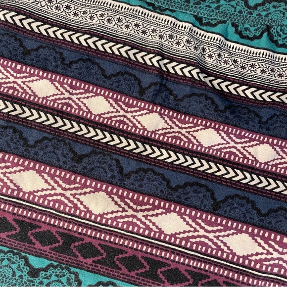 CHARLOTTE RUSSE Patterned Mini Skirt - Picture 3 of 4